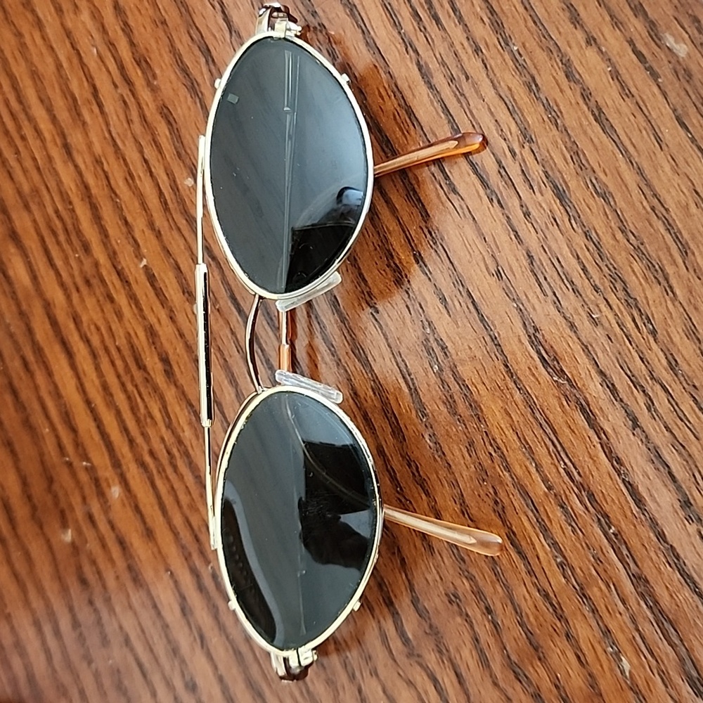 Vintage Oval Eyeglasses With Clip On Sunglasses